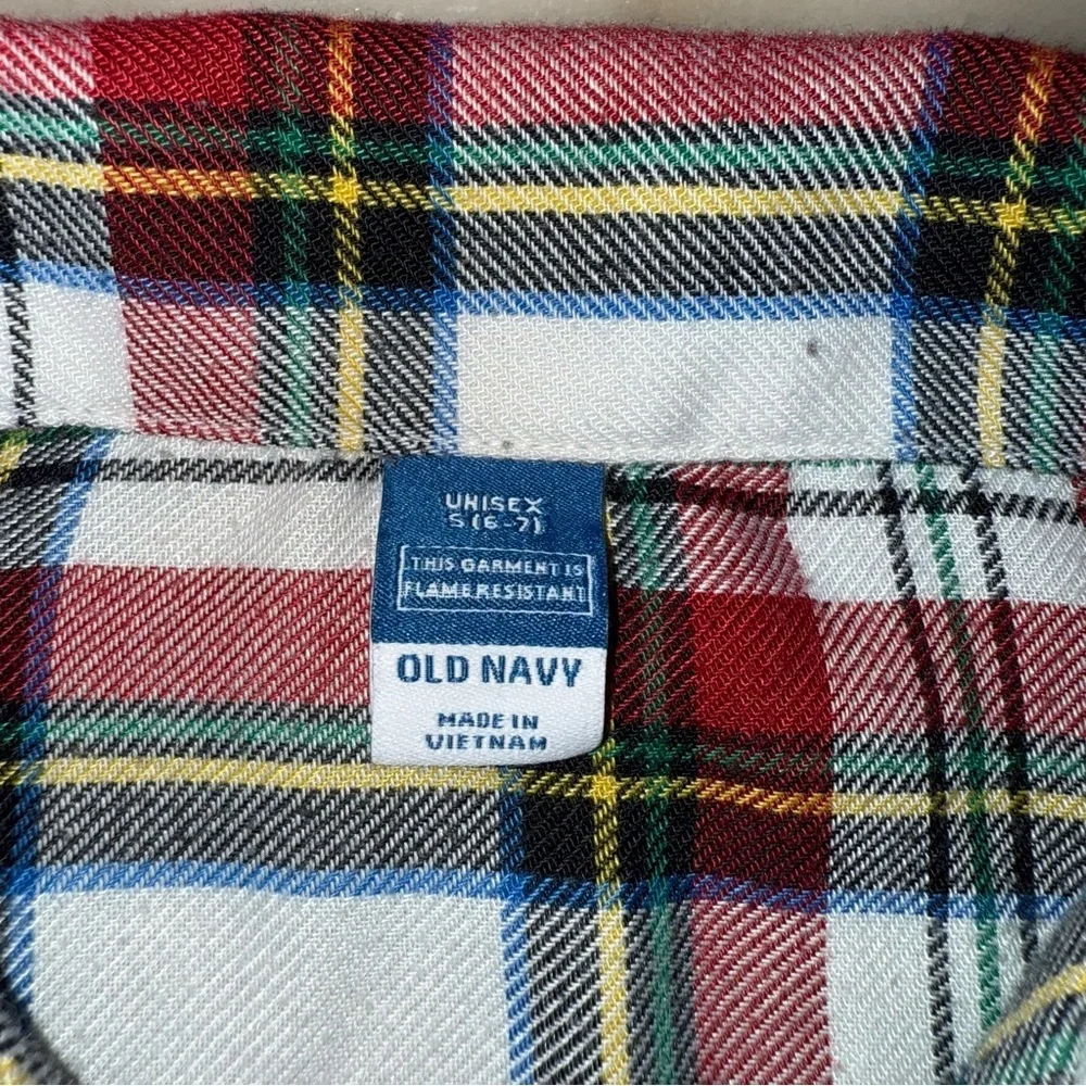Old Navy Christmas pajama top plaid size 6-7 small